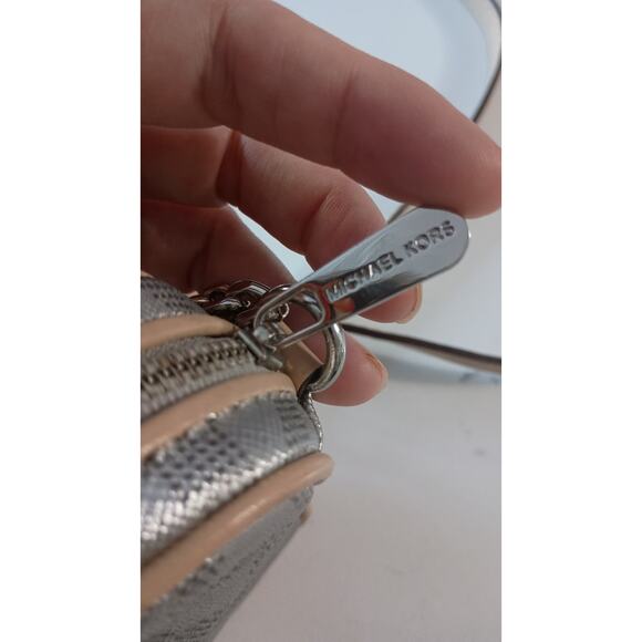 Michael Kors Silver, monogram jet set mini crossbody. Trend, minimalist, regency - Picture 9 of 11